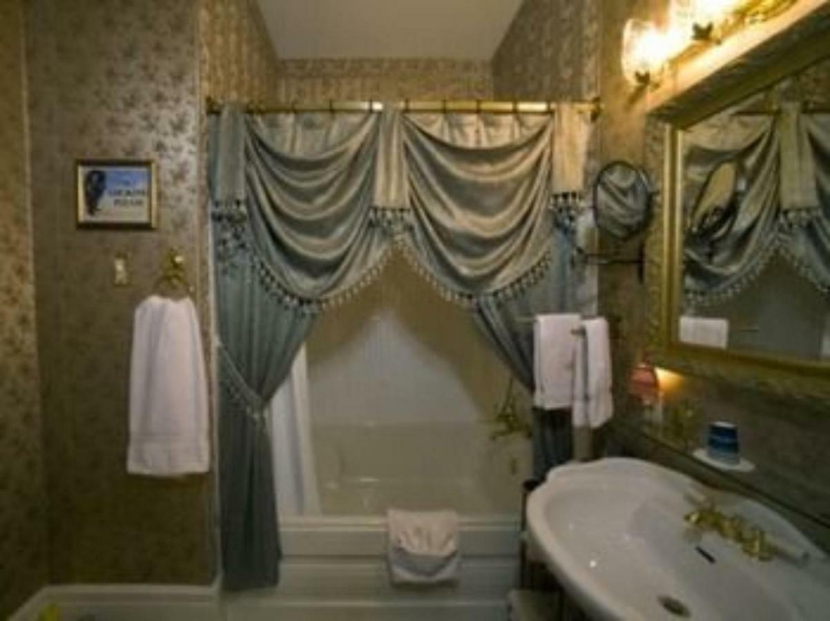 Port City Victorian Inn Muskegon Camera foto